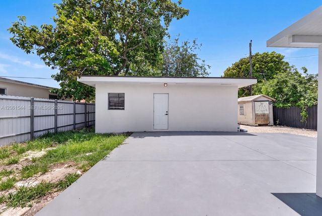 858 E 21st St, Hialeah, FL 33013