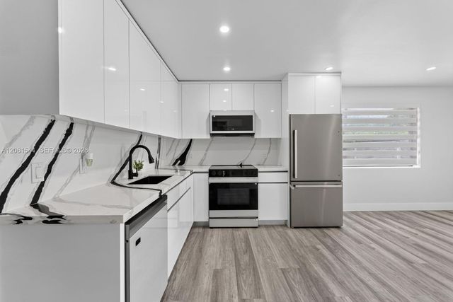 858 E 21st St, Hialeah, FL 33013