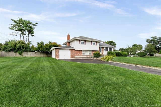 29 Cottonwood Drive, Commack, NY 11725