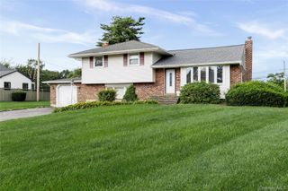 29 Cottonwood Drive, Commack, NY 11725