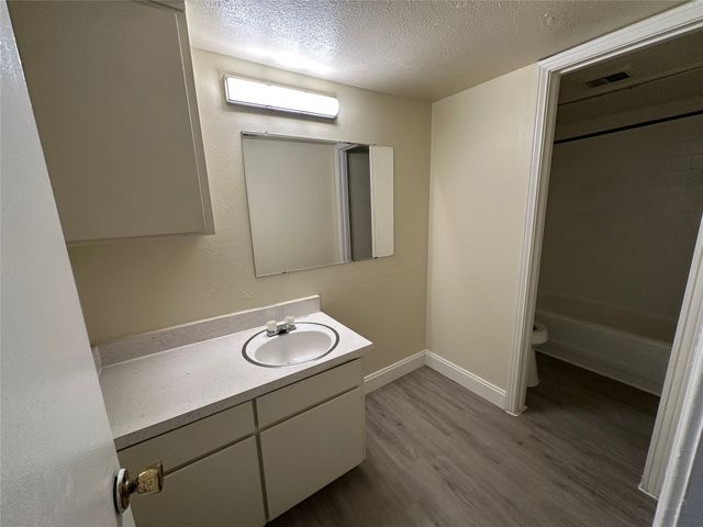 2211 S Vernon Avenue 205, Dallas, TX 75224
