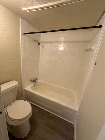 2211 S Vernon Avenue 205, Dallas, TX 75224