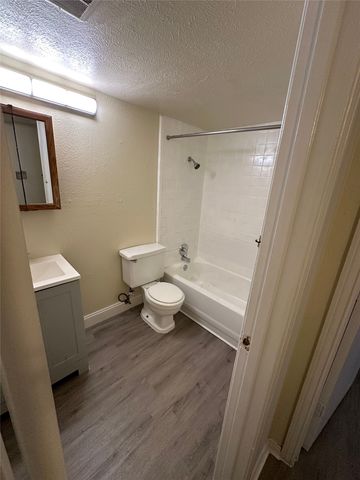 2211 S Vernon Avenue 205, Dallas, TX 75224