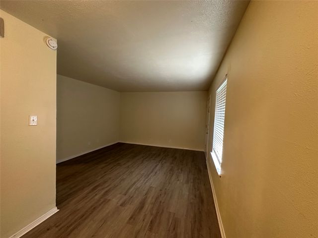 2211 S Vernon Avenue 205, Dallas, TX 75224