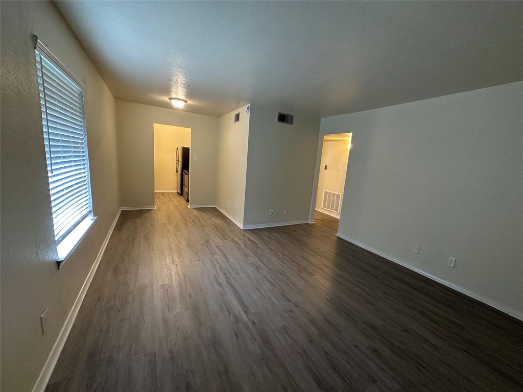 2211 S Vernon Avenue 205, Dallas, TX 75224