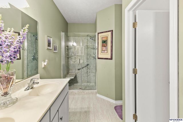 17807 Grenelefe Avenue, Omaha, NE 68136