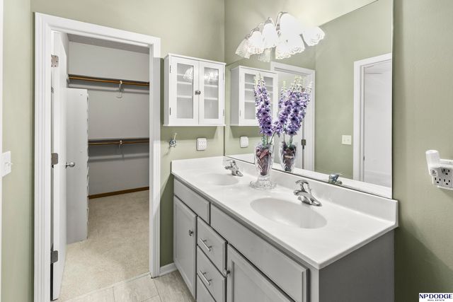 17807 Grenelefe Avenue, Omaha, NE 68136