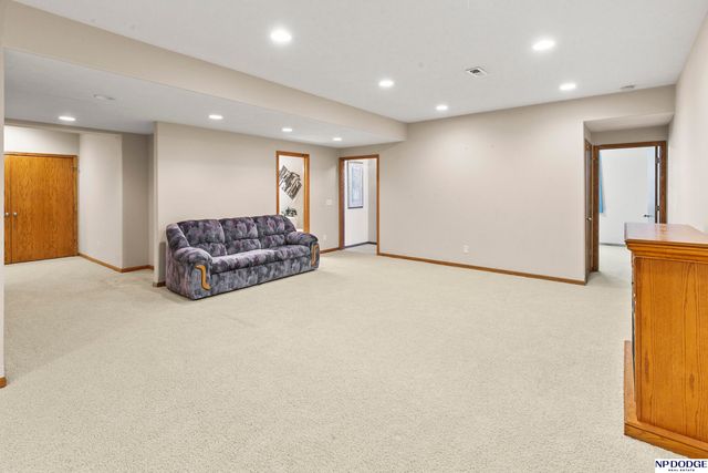 17807 Grenelefe Avenue, Omaha, NE 68136