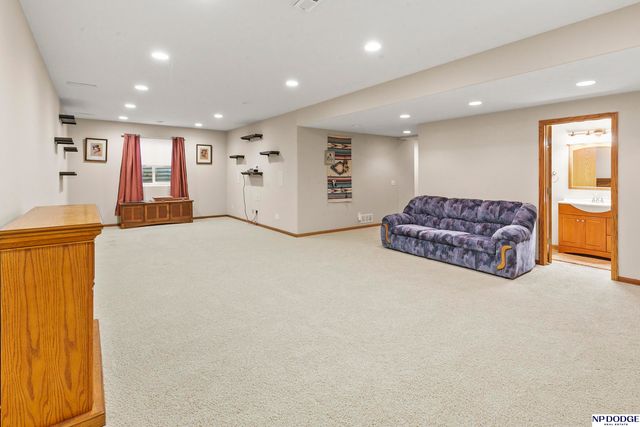 17807 Grenelefe Avenue, Omaha, NE 68136