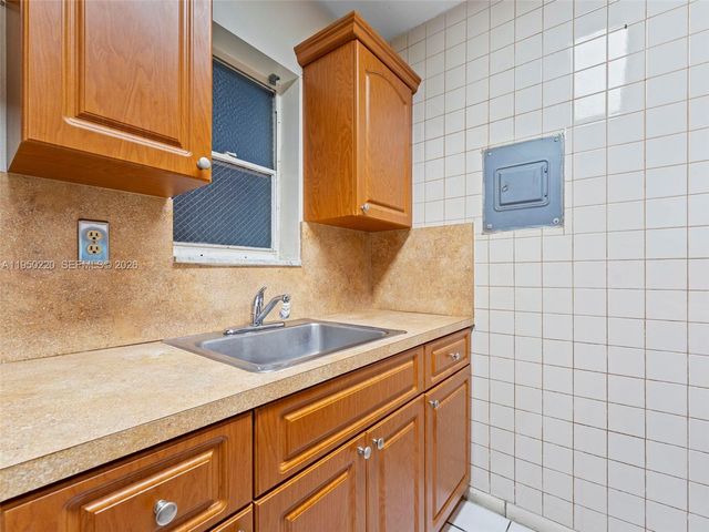 3001 SW 2nd St 209C, Miami, FL 33135