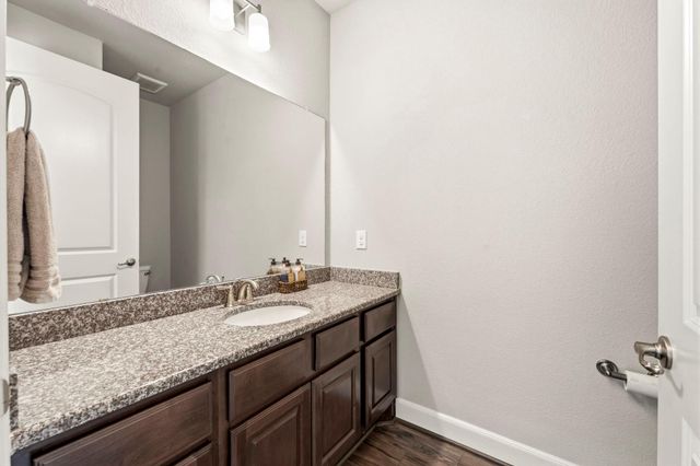 19 S Sandbells Park Lane, Montgomery, TX 77316