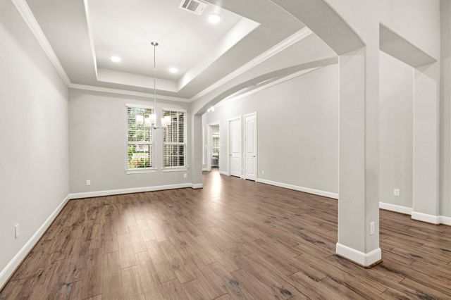19 S Sandbells Park Lane, Montgomery, TX 77316