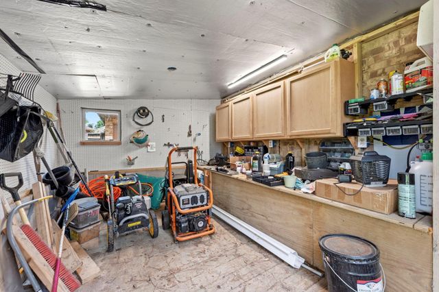 19 S Sandbells Park Lane, Montgomery, TX 77316