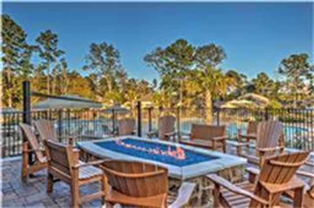 19 S Sandbells Park Lane, Montgomery, TX 77316