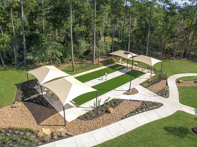 19 S Sandbells Park Lane, Montgomery, TX 77316