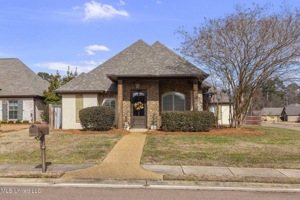 600 Bauxite Cove, Brandon, MS 39047