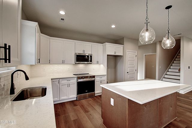 613 Cherry Marie Drive, Jonesborough, TN 37659