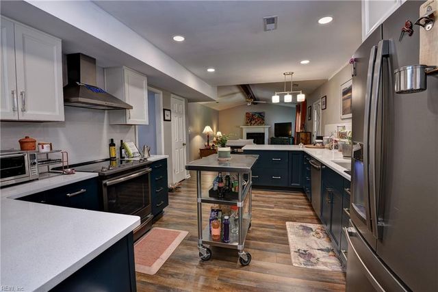 100 Davids WAY, Yorktown, VA 23692