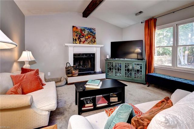 100 Davids WAY, Yorktown, VA 23692