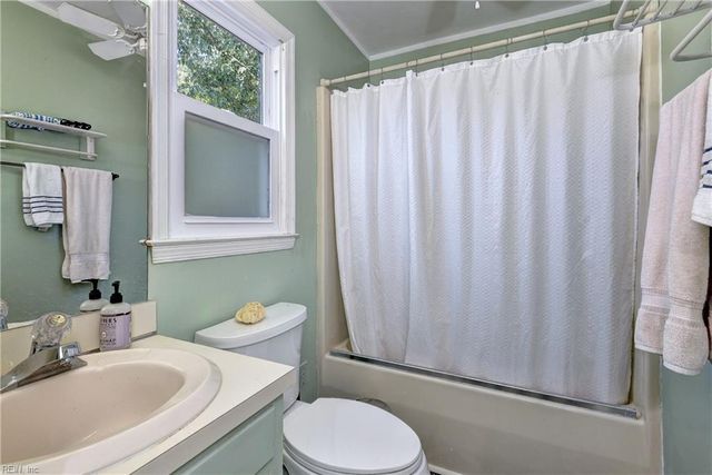 100 Davids WAY, Yorktown, VA 23692