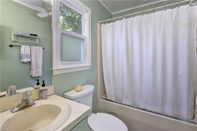 100 Davids WAY, Yorktown, VA 23692