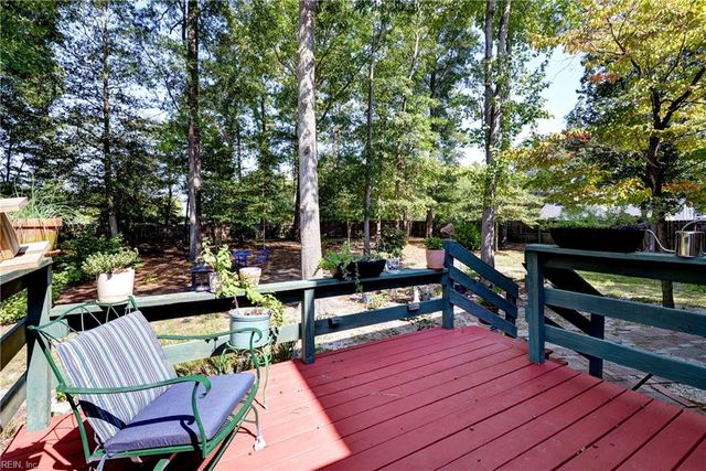 100 Davids WAY, Yorktown, VA 23692