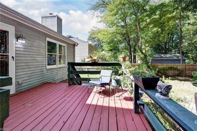 100 Davids WAY, Yorktown, VA 23692