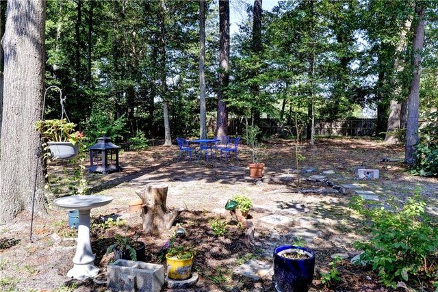 100 Davids WAY, Yorktown, VA 23692