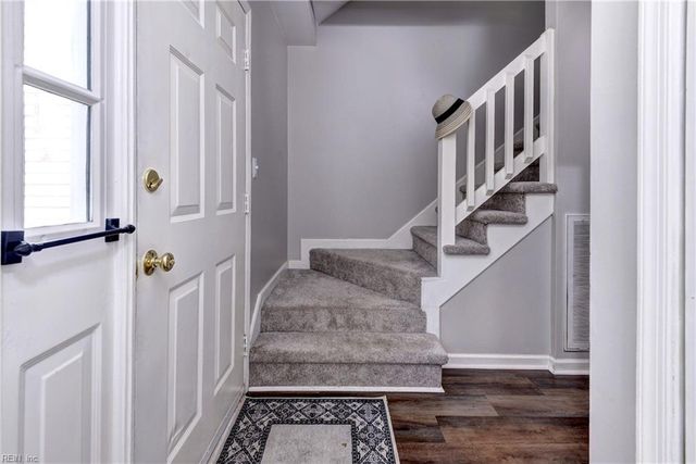 100 Davids WAY, Yorktown, VA 23692