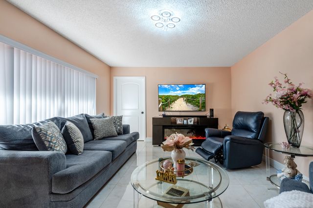 2205 22nd Lane, Greenacres, FL 33463