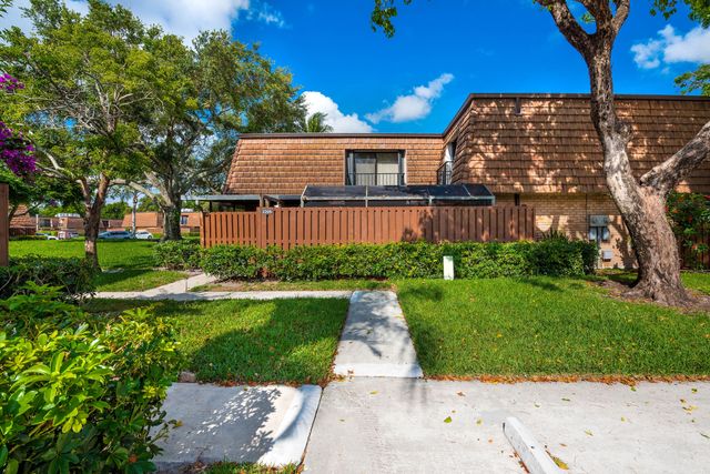 2205 22nd Lane, Greenacres, FL 33463