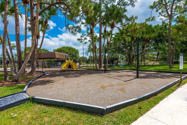 2205 22nd Lane, Greenacres, FL 33463