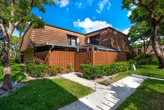 2205 22nd Lane, Greenacres, FL 33463