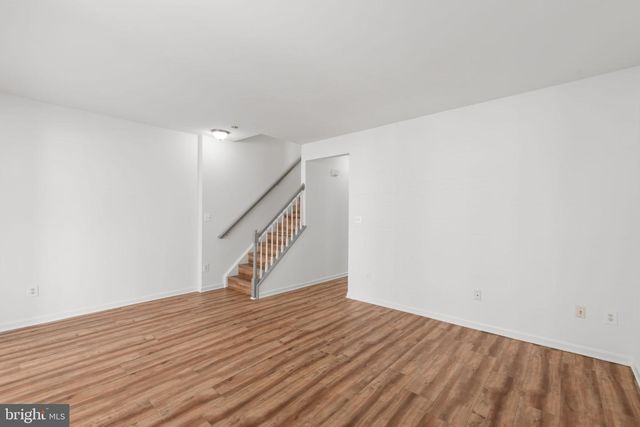 2372 WOODLAND POND LN, Herndon, VA 20171