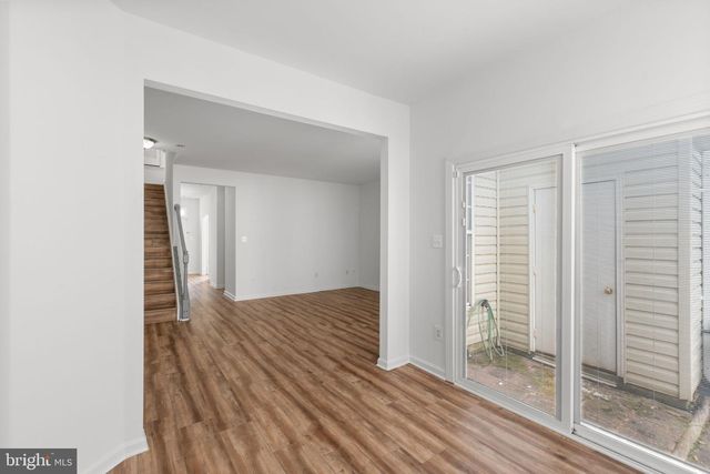 2372 WOODLAND POND LN, Herndon, VA 20171