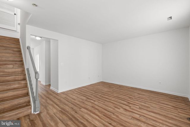 2372 WOODLAND POND LN, Herndon, VA 20171