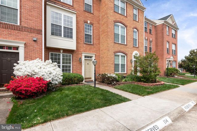 2372 WOODLAND POND LN, Herndon, VA 20171