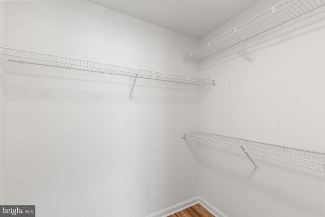 2372 WOODLAND POND LN, Herndon, VA 20171