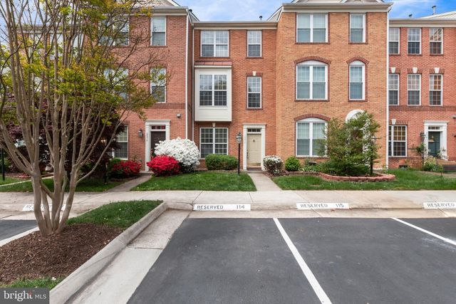 2372 WOODLAND POND LN, Herndon, VA 20171