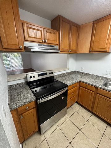 1728-1728 NE 3RD STREET, Ocala, FL 34470