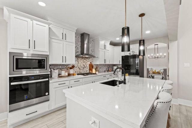 2122 Lierna Drive, Texas City, TX 77568