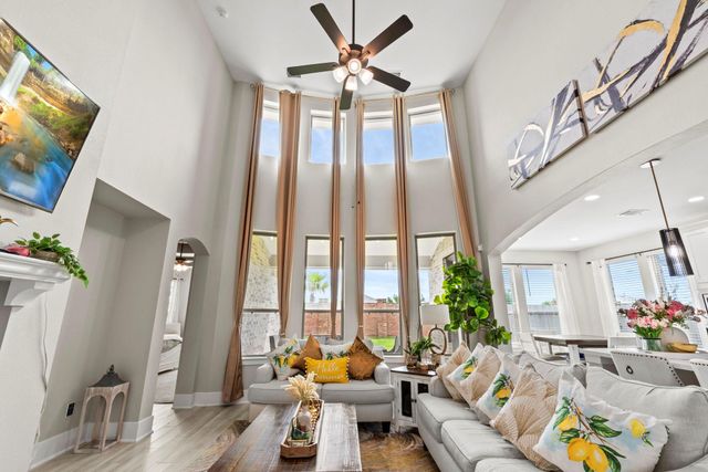 2122 Lierna Drive, Texas City, TX 77568