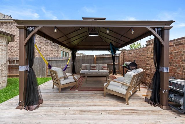 2122 Lierna Drive, Texas City, TX 77568