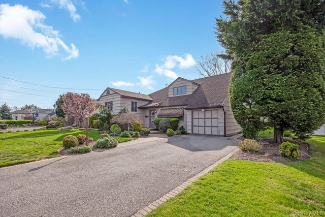 1954 Brook Park Drive, Merrick, NY 11566
