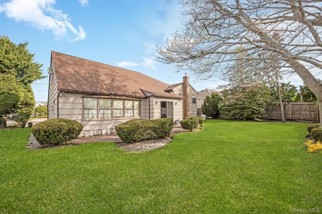 1954 Brook Park Drive, Merrick, NY 11566