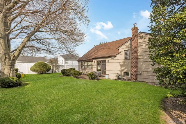 1954 Brook Park Drive, Merrick, NY 11566