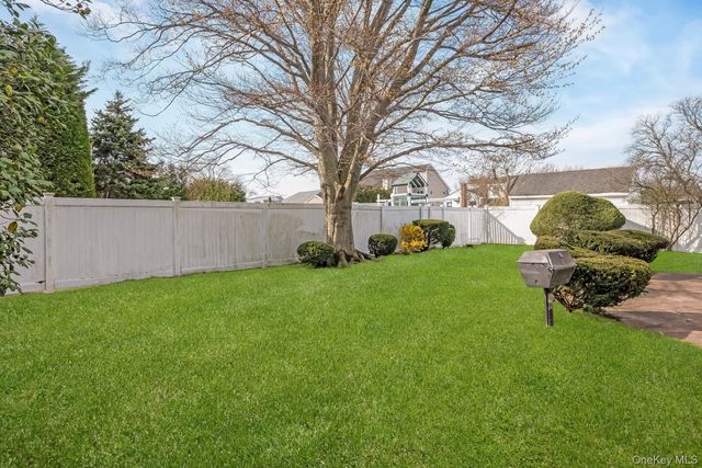 1954 Brook Park Drive, Merrick, NY 11566