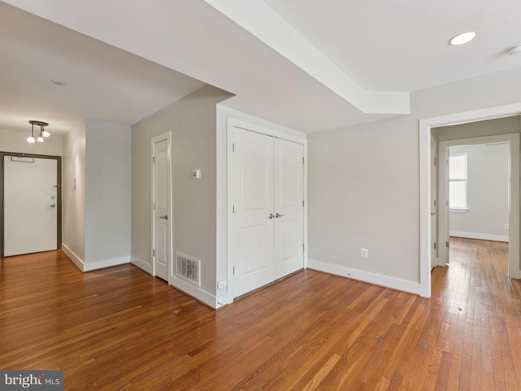 2656 15TH ST NW #102, Washington, DC 20009