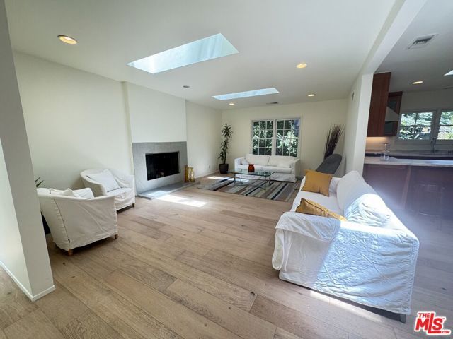 7586 Woodrow Wilson Drive, Los Angeles, CA 90046