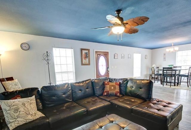 641 4th Street, Dickinson, TX 77539